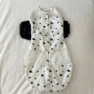 NWOT Happiest Baby Sweetpea Swaddle